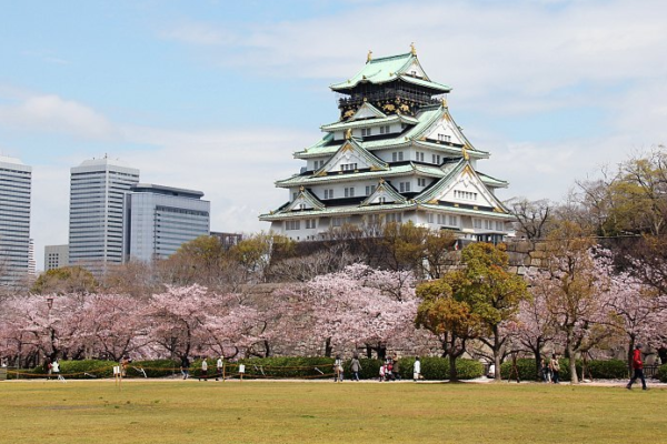 Osaka Castle: Keseimbangan Antara Warisan Sejarah dan Kemegahan Modern