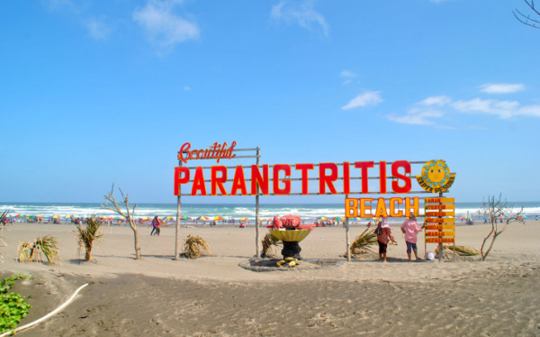 Pantai Parangtritis Jogja: Keindahan Pantai Legendaris di Tepi Selatan Jawa