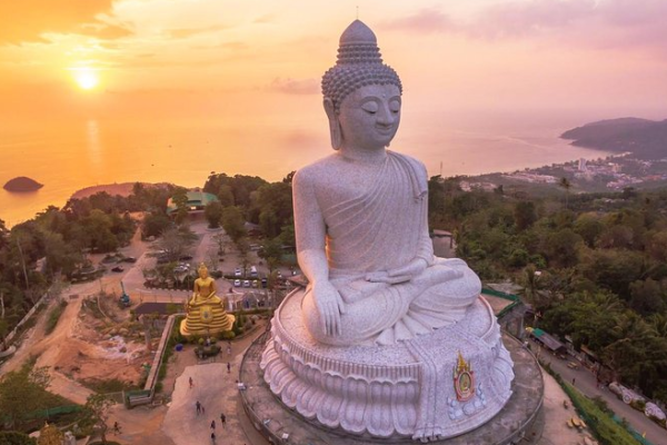 Patung Besar Buddha Phuket: Keagungan Spiritual di Pulau Andaman