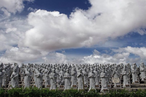 Eksplorasi Keindahan Patung Seribu di Bintan: Pesona Karya Seni yang Menggoda Mata